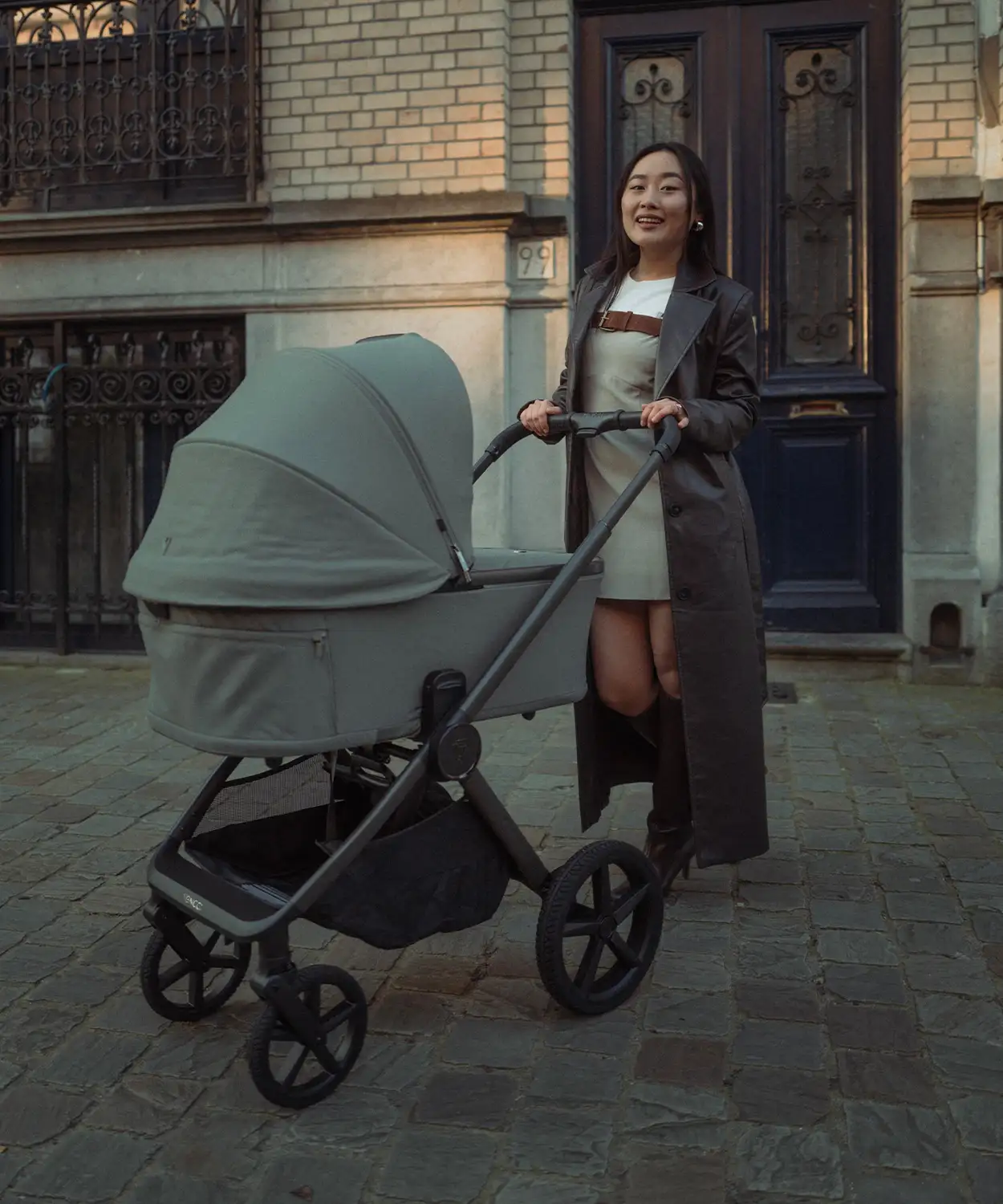 Venicci Upline 3 Aloe Pram Ultimate Bundle 4 in 1 Plus - Tiago Beige - Image 18