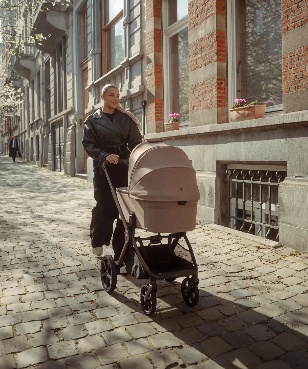 Venicci Upline 3 Sand Pram Ultimate Bundle 4 in 1 - Tiago Beige - Image 16